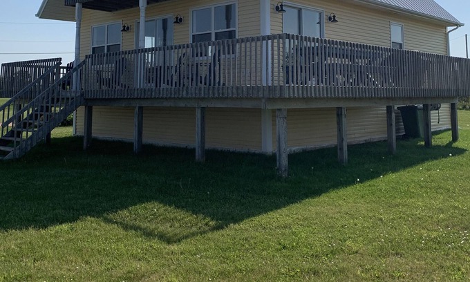 New London Cottage | Bright & Spacious 4 +1 Bedroom Beach House - Minutes away from PEI National Park