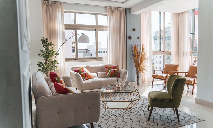 Bella Vista Apartment | Bright & Spacious Apt In City central Getaway