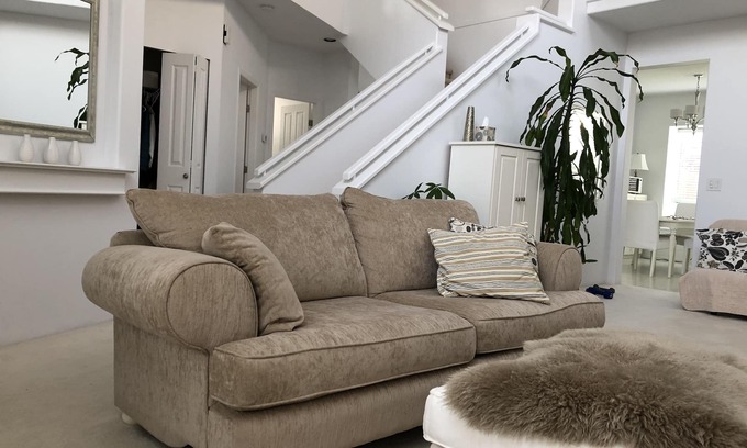 Port Coquitlam House | Bright & Spacious, 4 Bedrooms, 2 Fireplace House