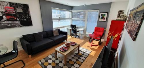 Finsbury Park Apartment | Bright & spacious Double Bedroom with EnSuite and Concierge! Paid parking available