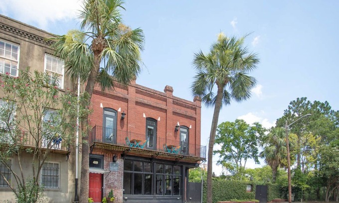 Old West Broad Neighborhood House | Bright & Spacious Loft Among Oak Trees, Walk Everywhere by Lucky Savannah