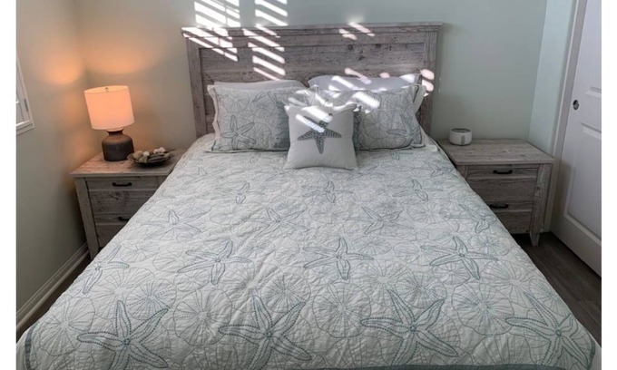Goleta House | Bright, Sparkling Clean Luxurious Bedroom By UCSB