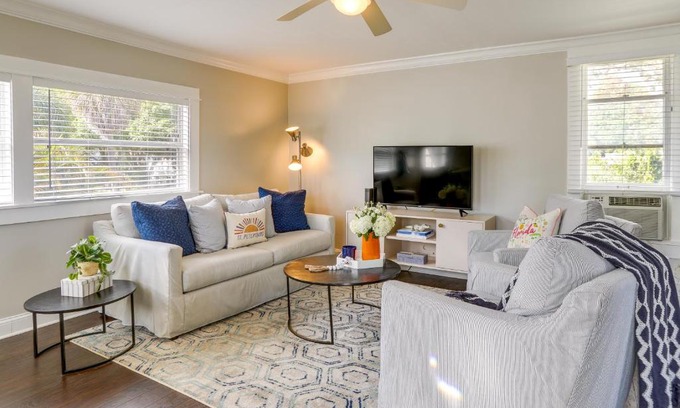 Historic Old Northeast Apartment | Bright St Petersburg Apartment, Walk to Downtown!