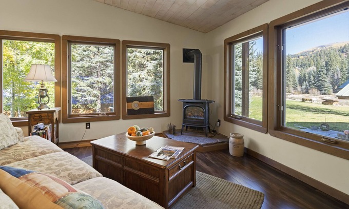 Bayfield Cabin | Bright Studio Cabin, Pet Friendly, Views, Wifi, 1 mile to Vallecito Lake