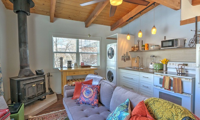 Glenwood Springs Apartment | Bright Studio w/Full Kitchen, Lg. Deck & Views, 2 Mi. to Downtown,10 Mi. to Ski