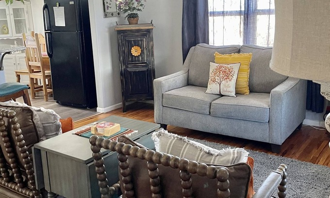 Fort Sumner House | Bright, stylish and centrally located casita.