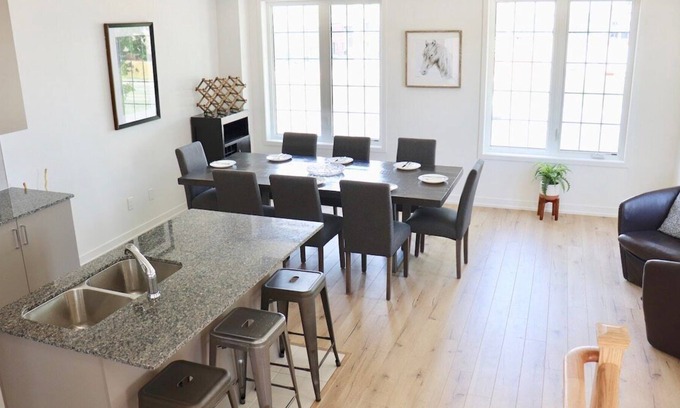 Newmarket House | Bright & Stylish home in the heart of Newmarket.