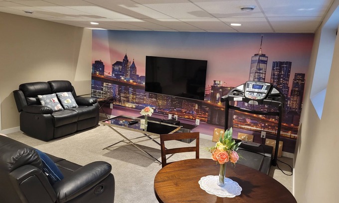 Fort Gary House | Bright & Stylish suite in the city