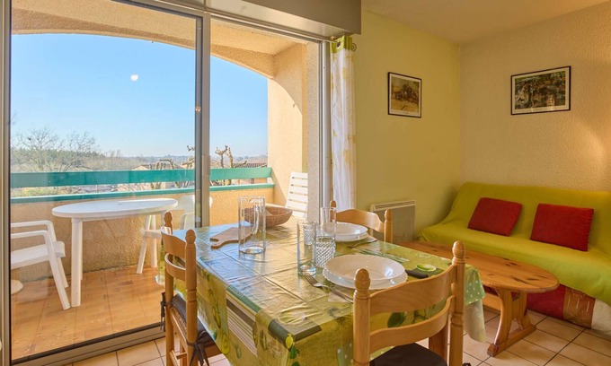 Barbotan-les-Thermes Apartment | Bright T1bis with south balcony and Wifi