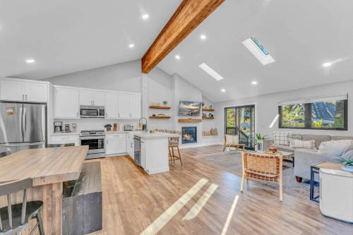 Comstock Acres House | Bright Tahoe Home with Private Backyard Near Beach