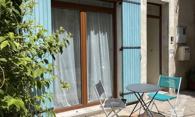 Bonnieux House | Bright town house
