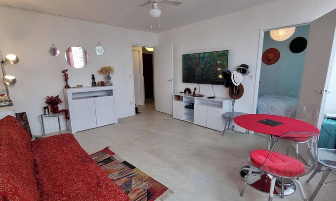 Triangle de Choisy Apartment | Bright, unoverlooked apartment