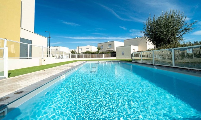 Serignan Villa | Bright Villa by the Valras Sea
