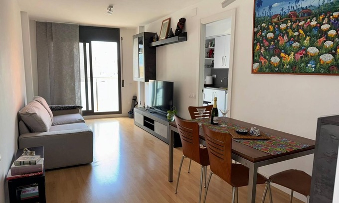 Cornella de Llobregat Apartment | BRIGHT WITH ELEVATOR AND GARAGE. SUBWAY, STREETCAR, TRAIN, BUS. IDEAL FOR EXECUTIVES.