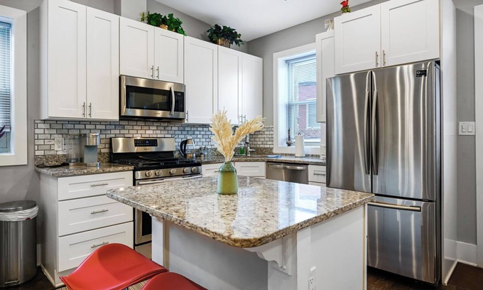 Kingman Park Apartment | Bright Washington DC Apartment