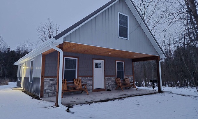 Rensselaer Cabin | Brightstone Lake Cabin 5