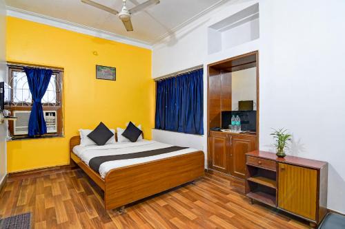 Sector 1 Hotel | Brill Rooms Near City Centre Metro Station