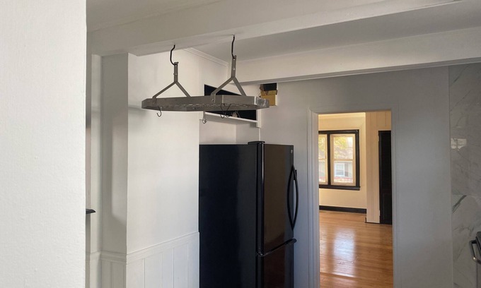 South Side Apartment | Brilliant 3-bedroom apartment in Mount Vernon with WiFi