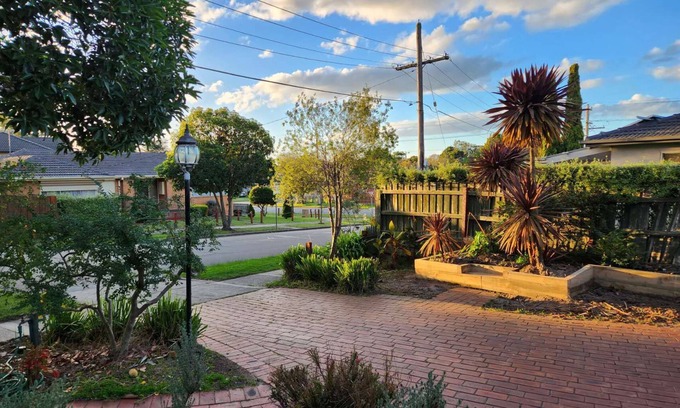 Frankston House | Brilliant family house 5 min drive to Frankston beach and golf course