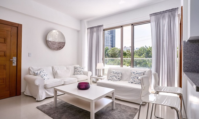 La Julia Apartment | Brilliant Harmony Apt Balcony*Pool*Gym in La Julia