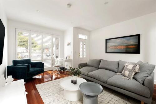 Port Melbourne House | Brilliant Port Melbourne Central Townhouse