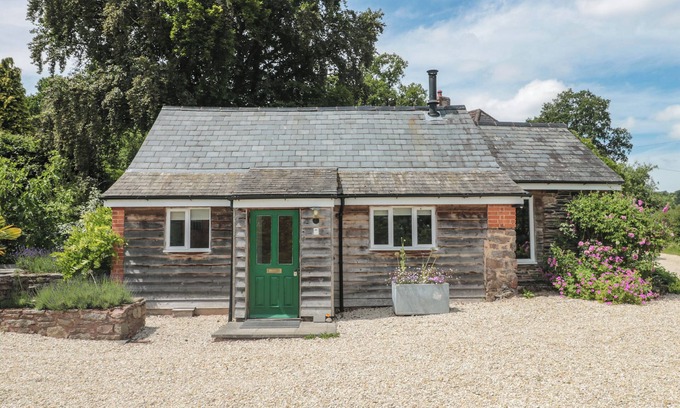 Stawley Cottage | BRIMLEY BARN, pet friendly, character holiday cottage in Milverton