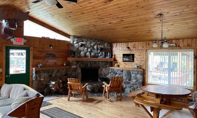 Brimley Cabin | Brimley Lodge/Sleeps 36/Snowmobile & ORV Trail
