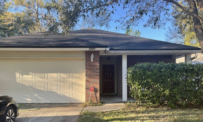 Northside House | Bring the whole family to this great place with lots of room for fun.