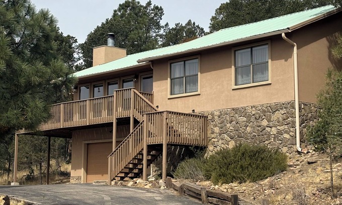 Ruidoso House | Bring the whole family to enjoy hot tub, deck & beautiful mountains in Ruidoso