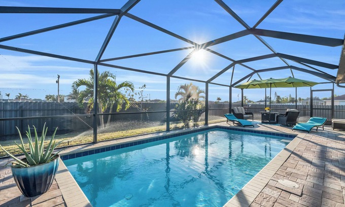 Mariner House | Bring your pet and enjoy the heated pool