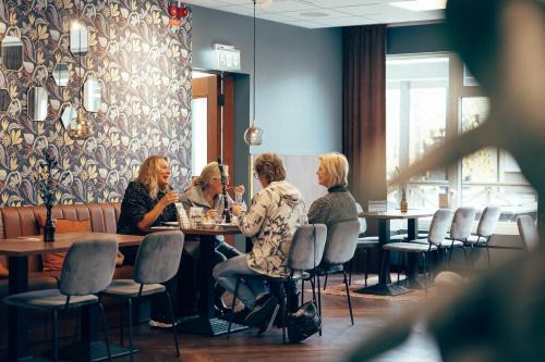 Hova Hotel | BriQ Hotell