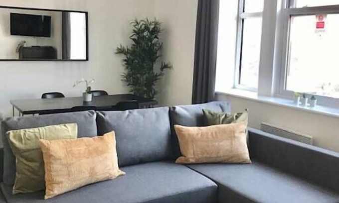 Saint Paul's Apartment | Bristol base near city centre!