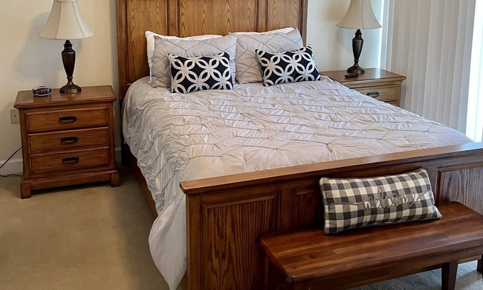 Bluff City Condo | Bristol Raceday Center Condo gated parking