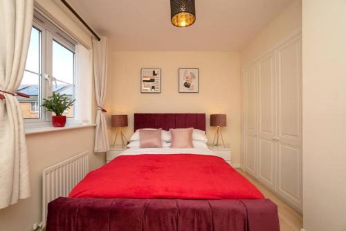 Cribbs Causeway Apartment | Bristol's Coach House - 2 Bedroom Detached Apartment with Secure Parking