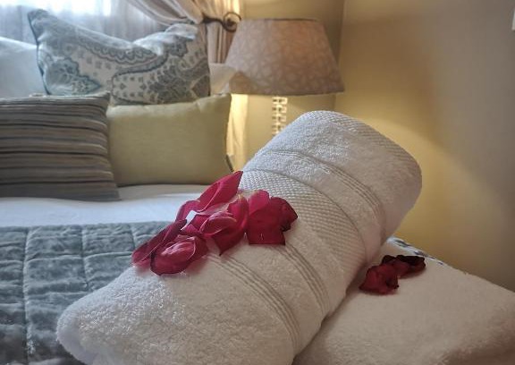 Greater Johannesburg Metropolitan Area Apartment | Bristow Self Catering Unit with Back Up Power and Free Wi- Fi