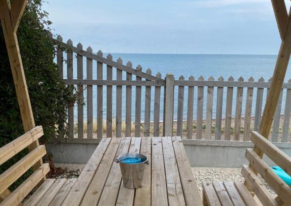 Greenhill Apartment | BRiSYL BEACH HOUSE, with amazing changing views!