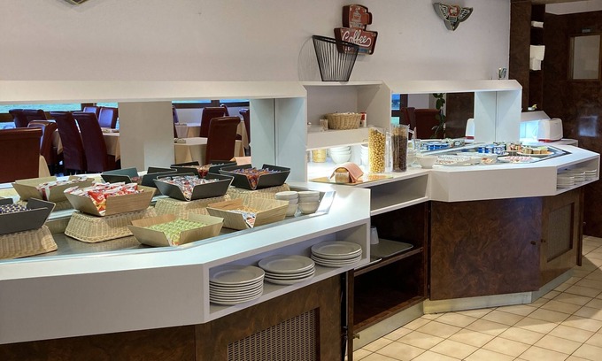 Avermes Hotel | Brit Hotel Essentiel Moulins Avermes