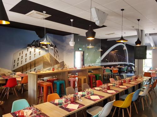 Dardilly Hotel | Brit Hotel Lyon Nord Dardilly