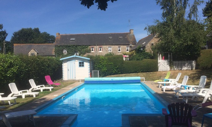 Plouguenast Cottage | Brittany Cottage Sleeps 6. Heated Pool, Free Wifi, Satellite TV, Pet Friendly