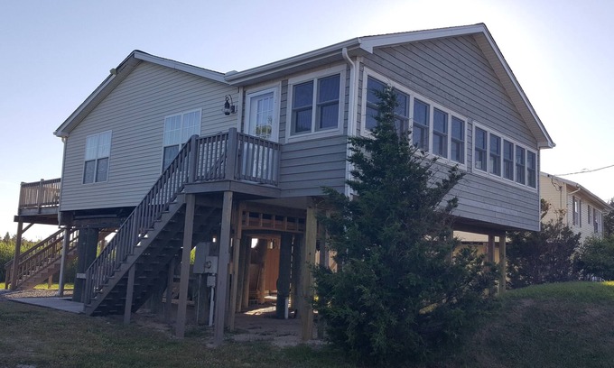 Broadkill Beach House | Broadkill Family Fun Escape - Pet Friendly (Sleeps 6)
