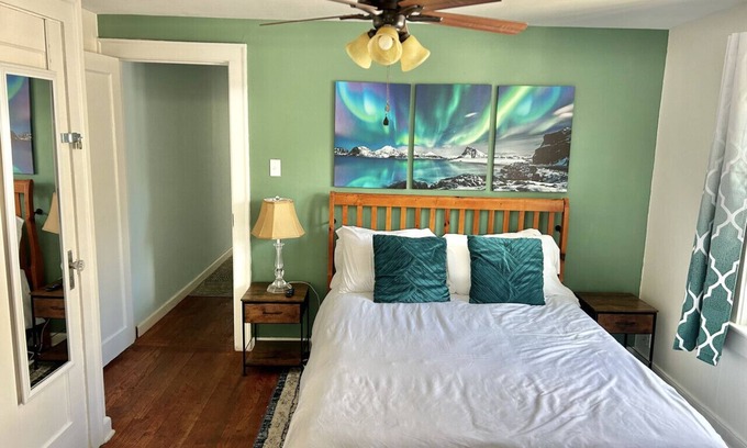 Meridian-Kessler House | ☆ Broadripple| Restaurants| Bars| Bonfire| Parking
