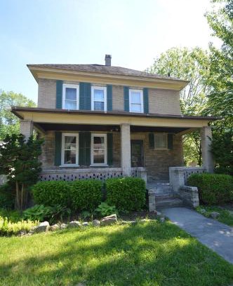 Berryville House | Broadway Cottage - Town, Hot Tub, Fire Pit, Grill, Wifi, Family Friendly, Pet Friendly