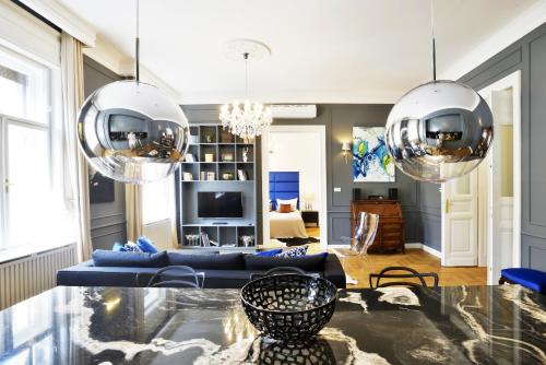 Terezvaros Apartment | Broadway Residence