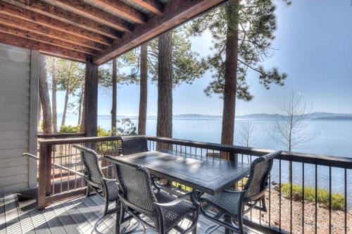 Brockway House | Brockway Springs Lodge Steps to Lake Access