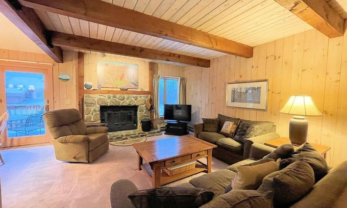Bromley Mountain House | Bromley's Ridges 3-Level Townhouse just a short walk to the ski trailswith