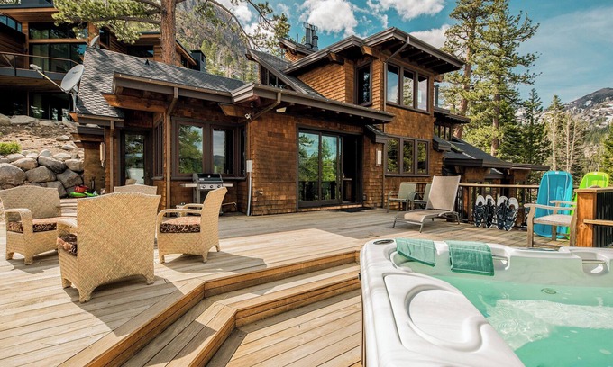 Olympic Valley Cabin | Bronson by AvantStay | Luxurious Home On The Slopes!