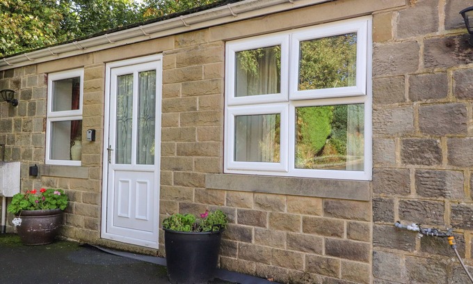 Oakworth Cottage | BRONTE COTTAGE, romantic, character holiday cottage in Oakworth