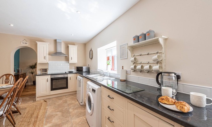 Frodsham Cottage | Brook Farm Barn