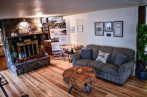 Goshen House | Brook Road Inn