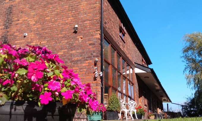 Speke Bed & Breakfast | Brookbarnbandb